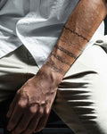 Asemic Armband – 2-week tattoo
